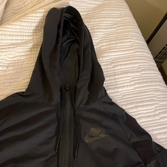 Black Wind Breaker from Nike - Picture 2 of 4
